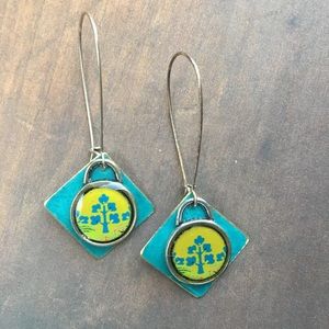 Silver dangly earrings with tree windowpanes